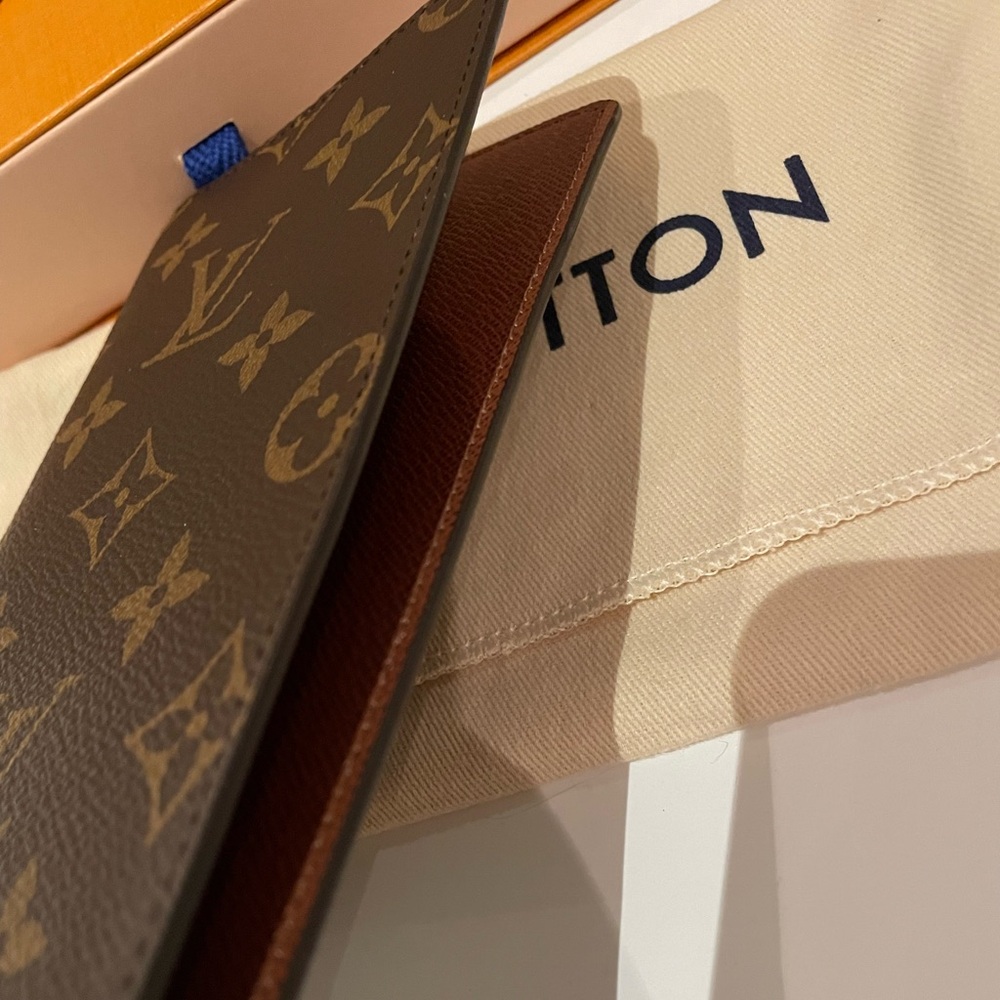 Authentic Louis Vuitton Pocket Agenda Cover - Picture 6 of 9